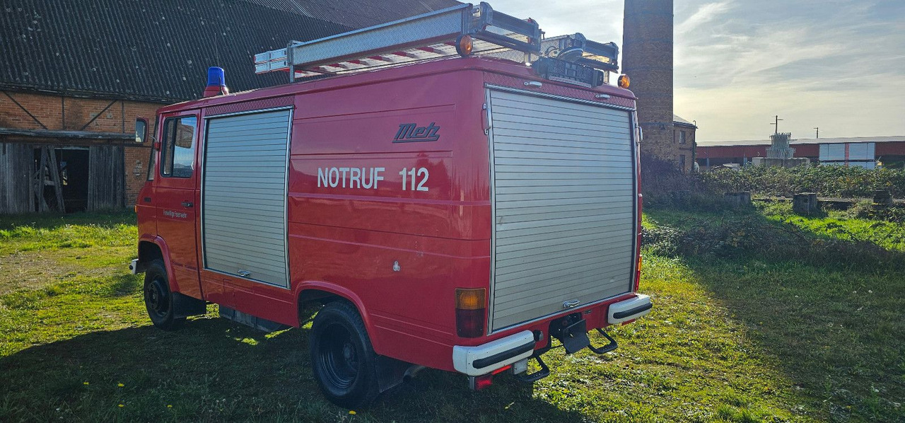 Mercedes-Benz 409 Feuerwehr Oldtimer Eventfahrzeug Traumauto - الشاحنات الصغيرة: صور 3 Mercedes-Benz 409 Feuerwehr Oldtimer Eventfahrzeug Traumauto - الشاحنات الصغيرة: صور 3