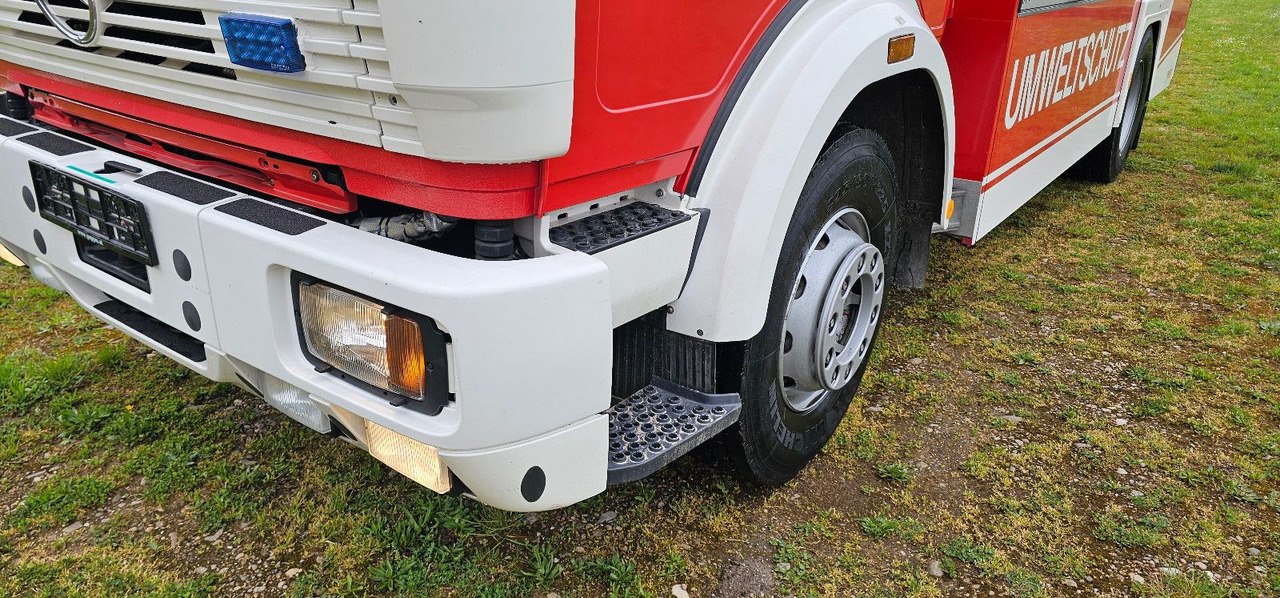 شاحنة Mercedes-Benz Feuerwehr 4 Sitzer Klima SK1827 V6 Traumzustand: صور 6