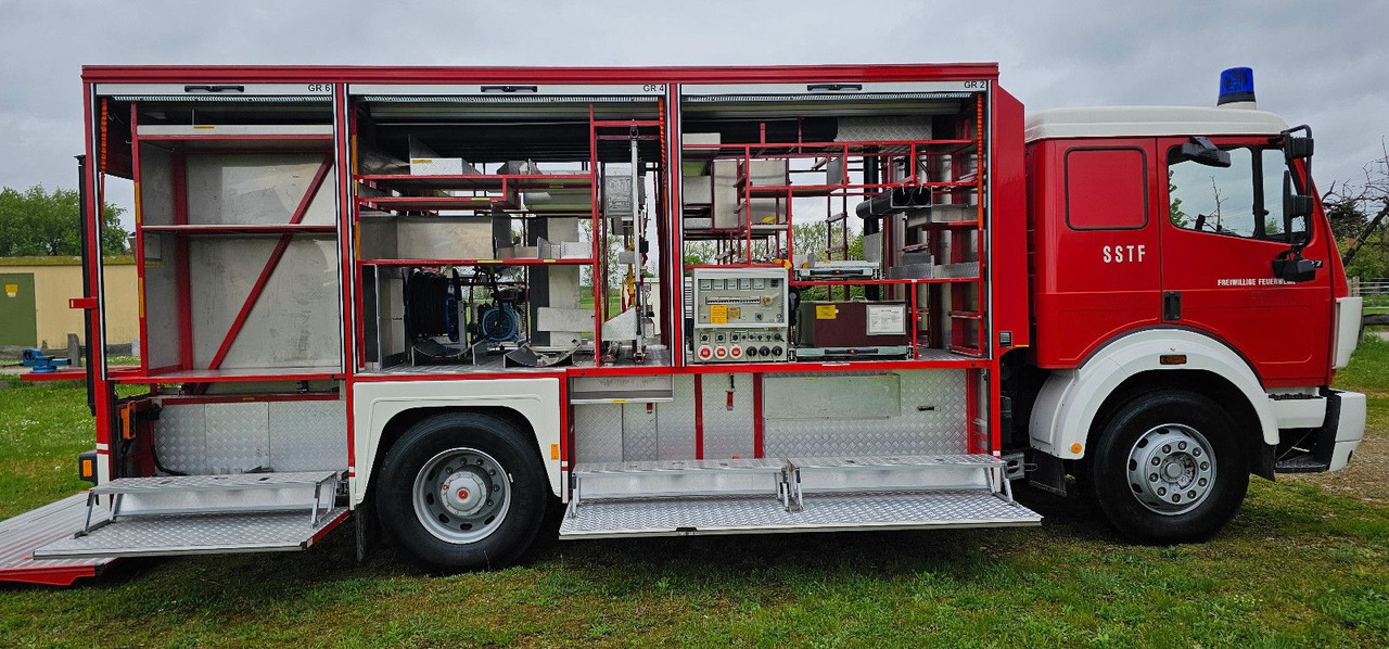 شاحنة Mercedes-Benz Feuerwehr 4 Sitzer Klima SK1827 V6 Traumzustand: صور 12