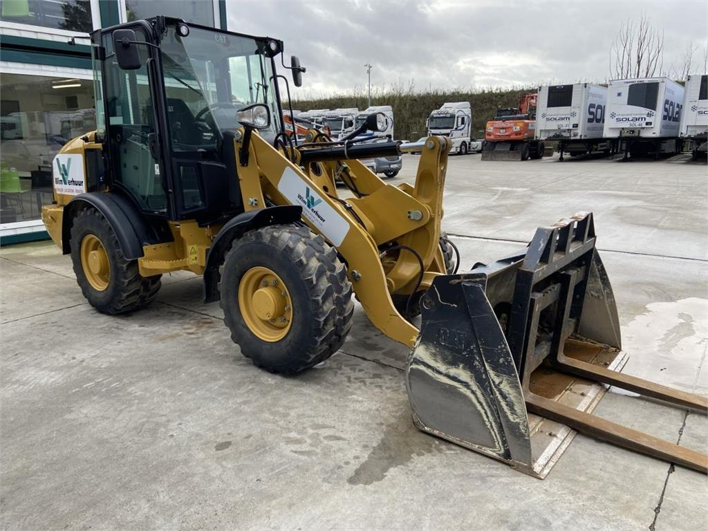 CAT 906M (7164)  - لودر مفصلي صغير: صور 3 CAT 906M (7164)  - لودر مفصلي صغير: صور 3