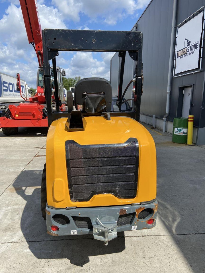 GiANT G2700 Xtra HD (6436) - لودر مفصلي صغير: صور 5 GiANT G2700 Xtra HD (6436) - لودر مفصلي صغير: صور 5