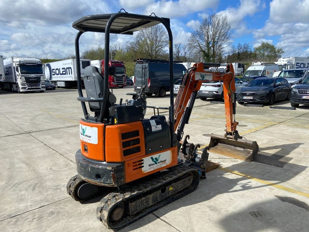 Hitachi ZX 19 U-6 - حفارة مصغرة: صور 4 Hitachi ZX 19 U-6 - حفارة مصغرة: صور 4