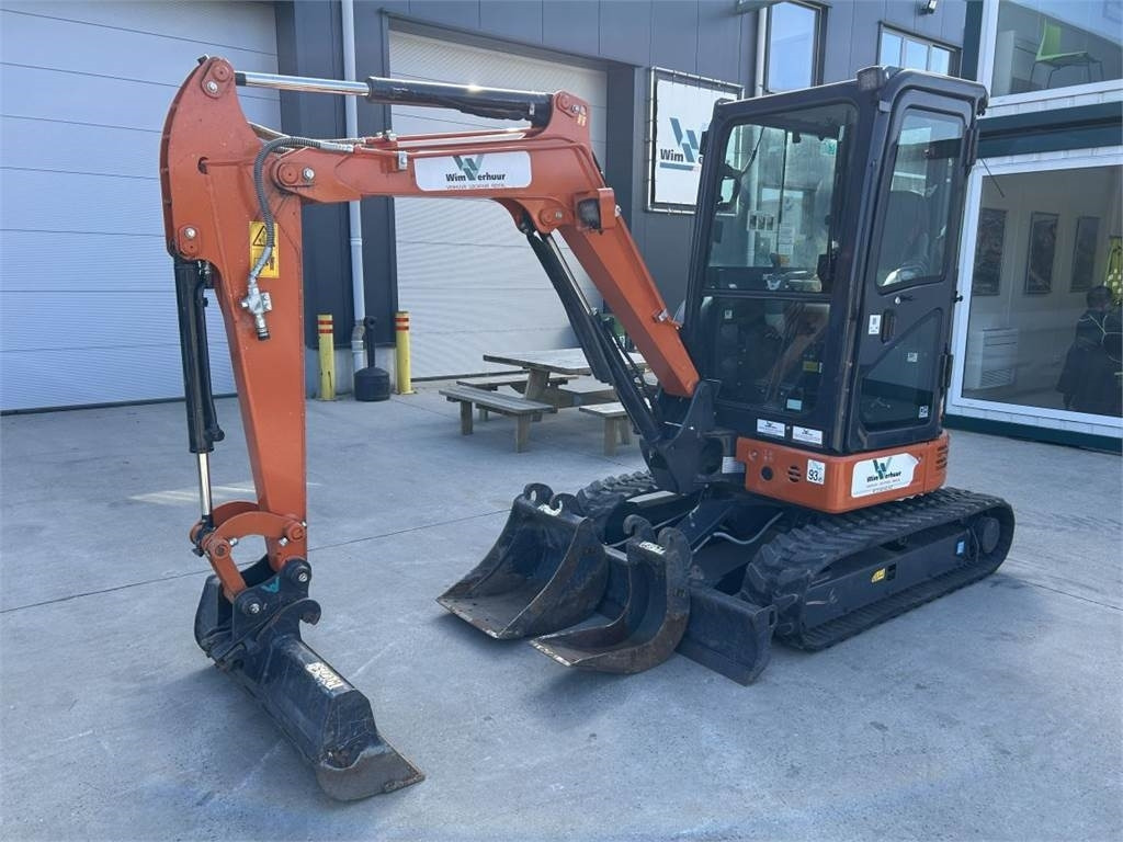 Hitachi ZX26U-6 (9989) - حفارة مصغرة: صور 2 Hitachi ZX26U-6 (9989) - حفارة مصغرة: صور 2