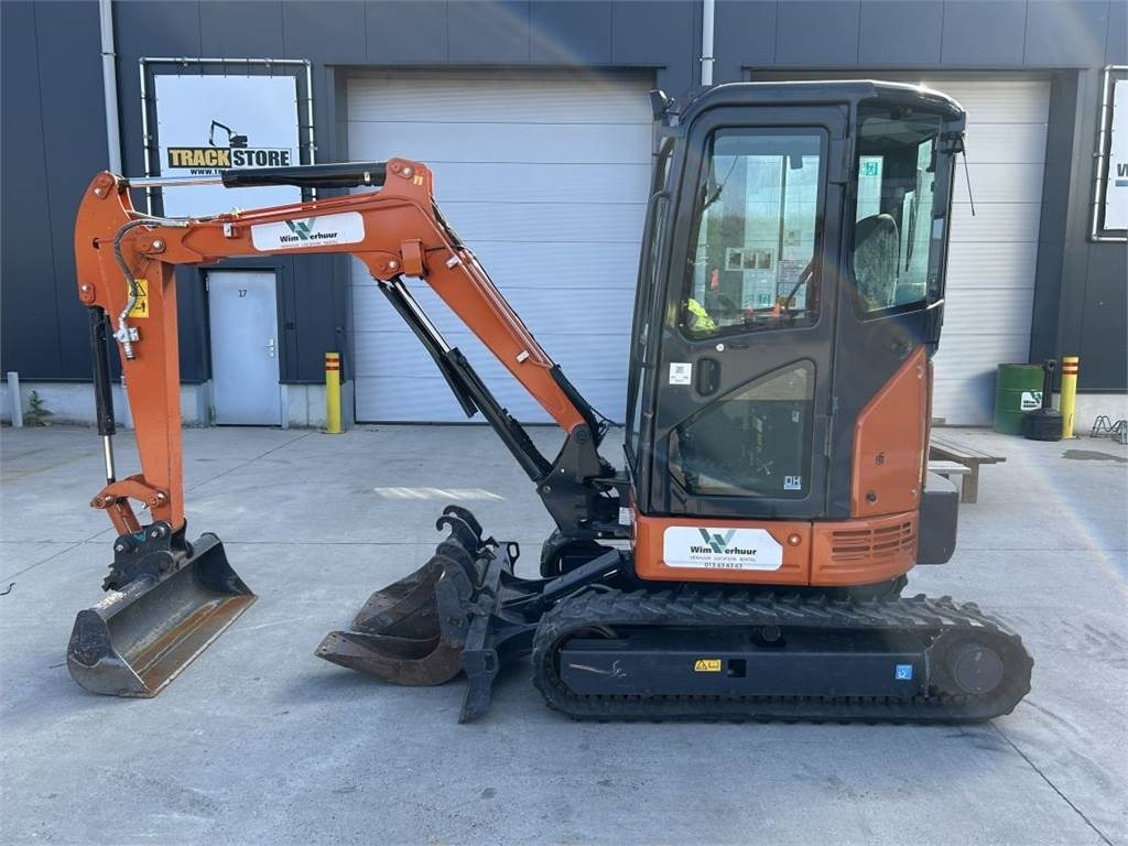 Hitachi ZX26U-6 (9989) - حفارة مصغرة: صور 1 Hitachi ZX26U-6 (9989) - حفارة مصغرة: صور 1