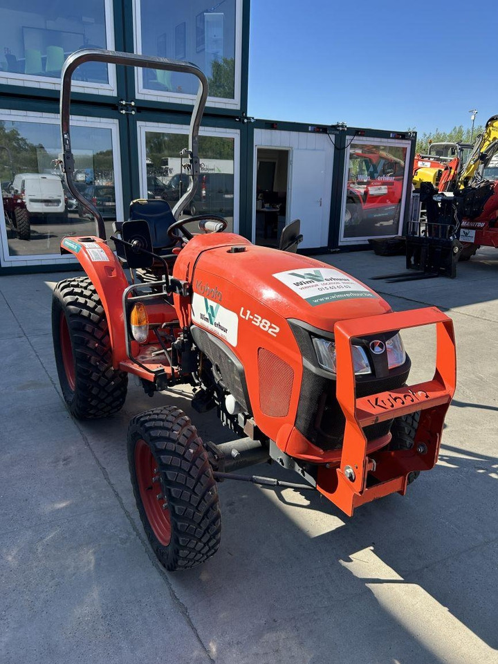 Kubota L1-382 (5283) - جرارات البلدية: صور 3 Kubota L1-382 (5283) - جرارات البلدية: صور 3
