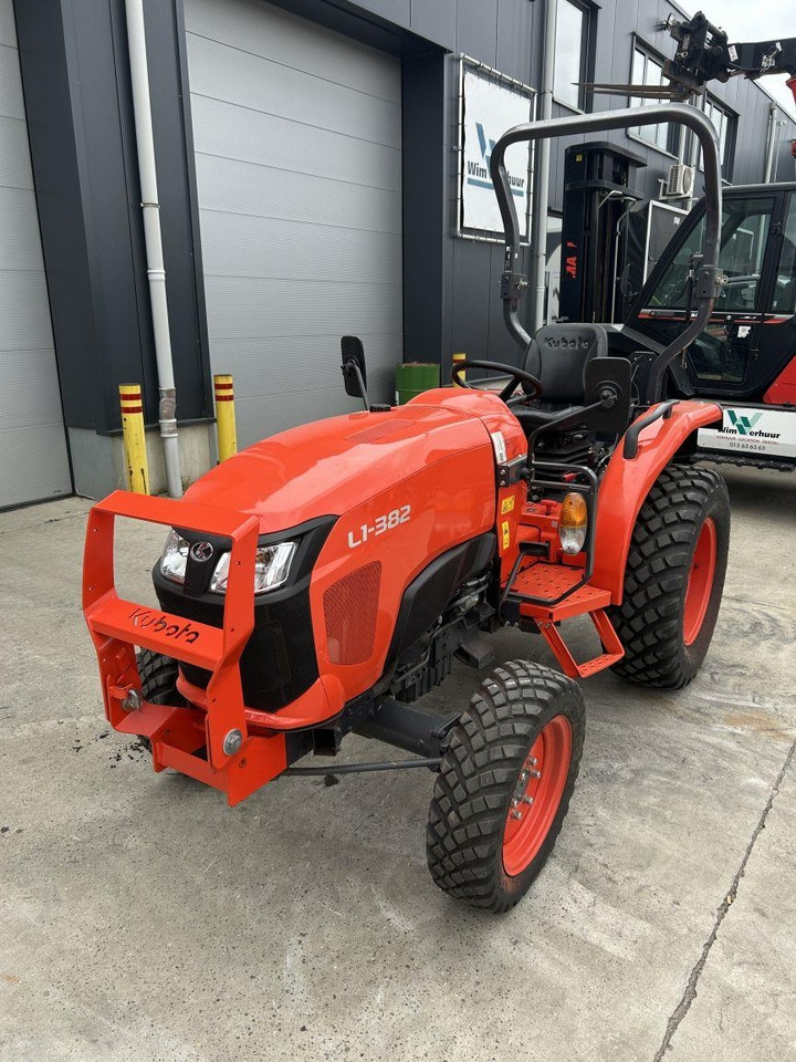 Kubota L1-382 (7325) - جرارات البلدية: صور 5 Kubota L1-382 (7325) - جرارات البلدية: صور 5