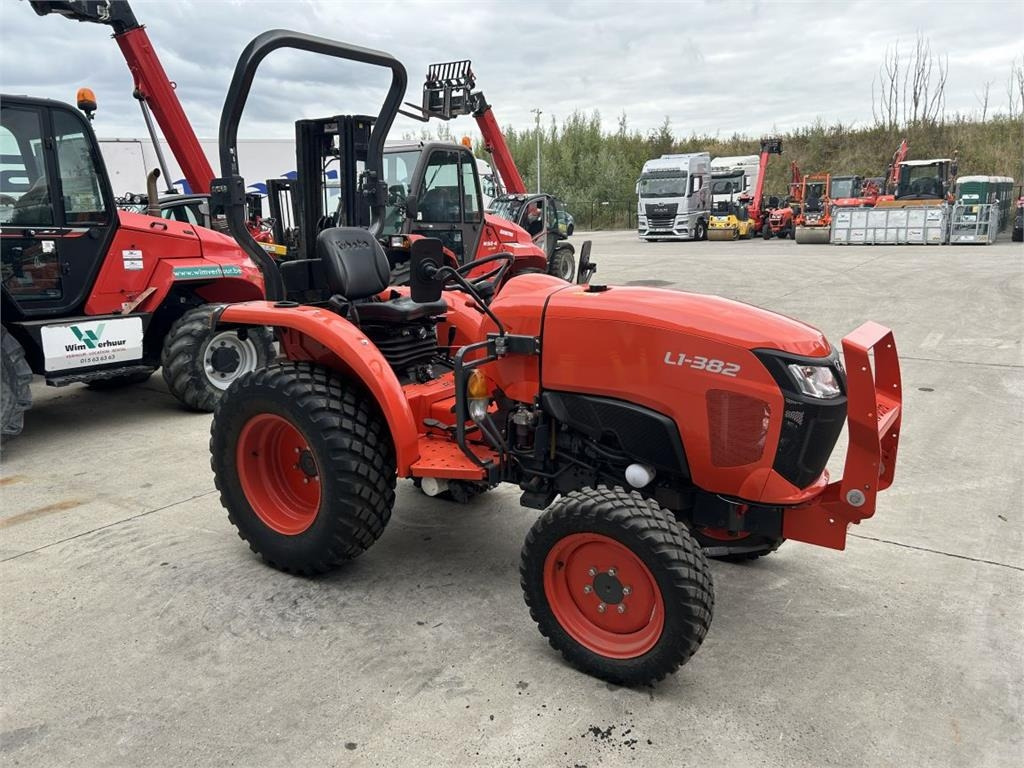 Kubota L1-382 (7325) - جرارات البلدية: صور 2 Kubota L1-382 (7325) - جرارات البلدية: صور 2