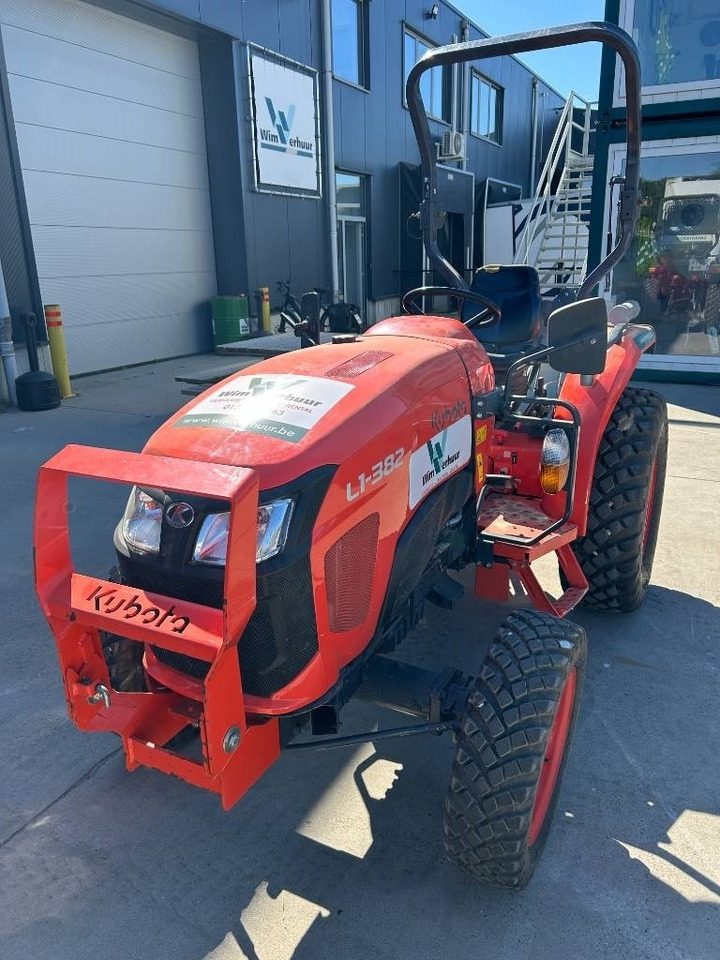 Kubota L1-382 HST - جرارات البلدية: صور 3 Kubota L1-382 HST - جرارات البلدية: صور 3