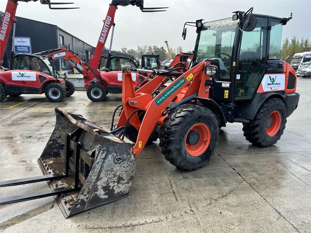 Kubota R070 (6678) - لودر مفصلي صغير: صور 2 Kubota R070 (6678) - لودر مفصلي صغير: صور 2