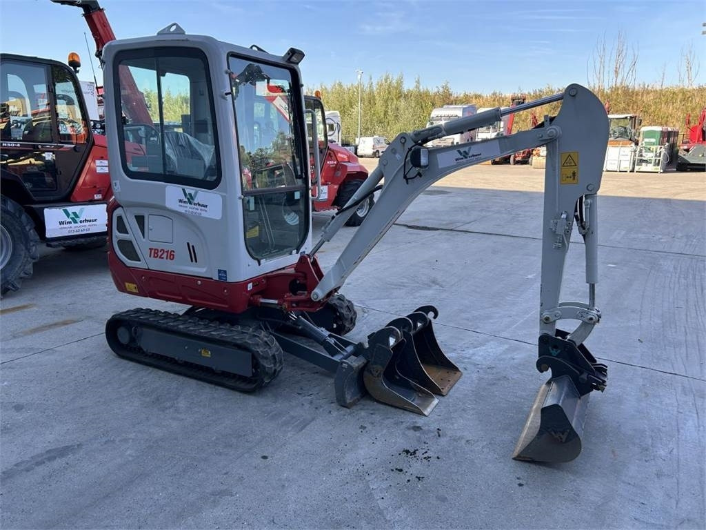 Takeuchi TB216 (11387) - حفارة مصغرة: صور 2 Takeuchi TB216 (11387) - حفارة مصغرة: صور 2
