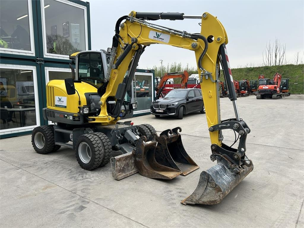 Wacker Neuson EW65 (8946) - حفارة على عجلات: صور 4 Wacker Neuson EW65 (8946) - حفارة على عجلات: صور 4
