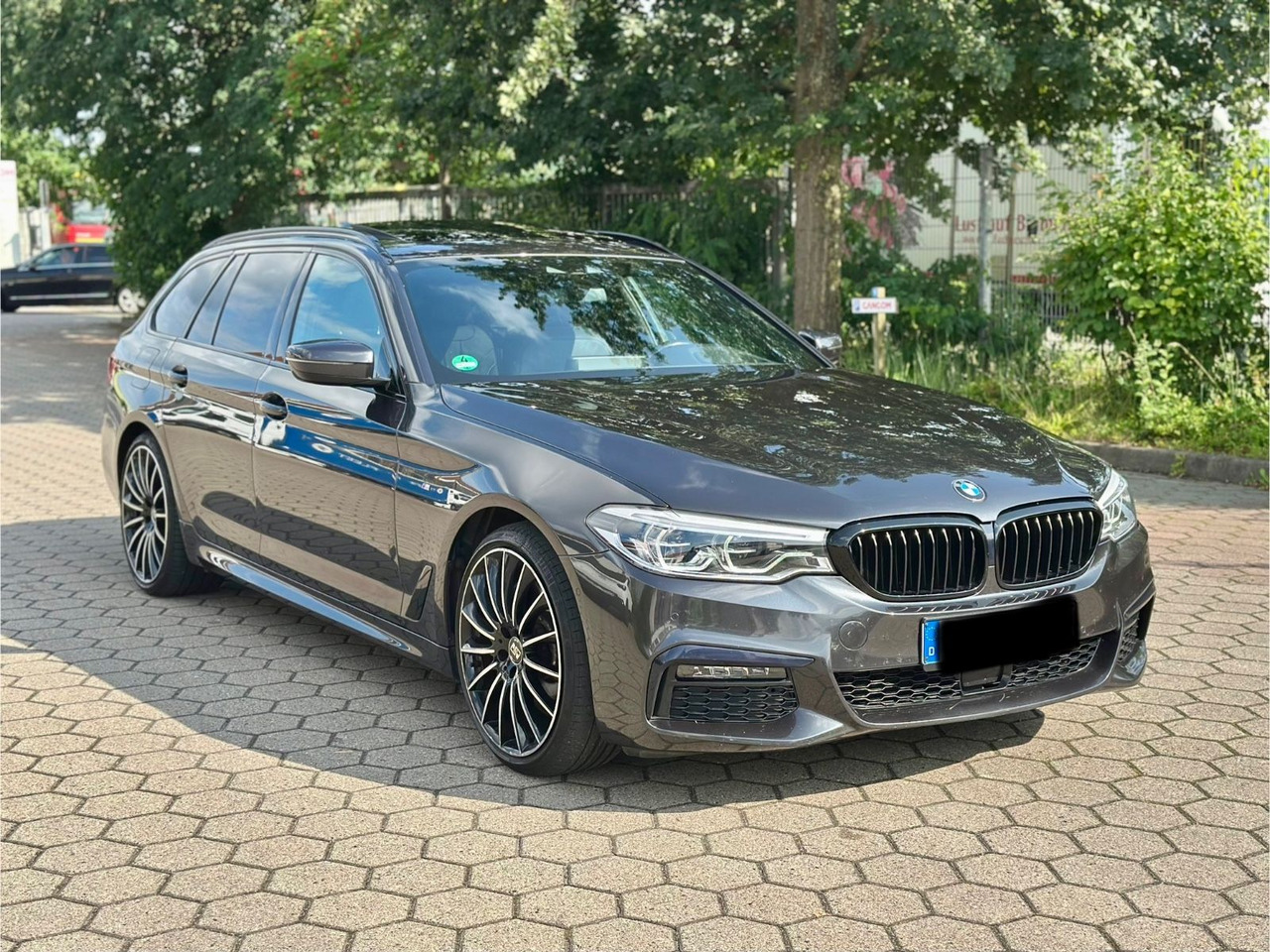 BMW M 540d xD Touring A*M Sport*HuD*20 Zoll*Pano*LED - سيارة ستيشن: صور 1 BMW M 540d xD Touring A*M Sport*HuD*20 Zoll*Pano*LED - سيارة ستيشن: صور 1