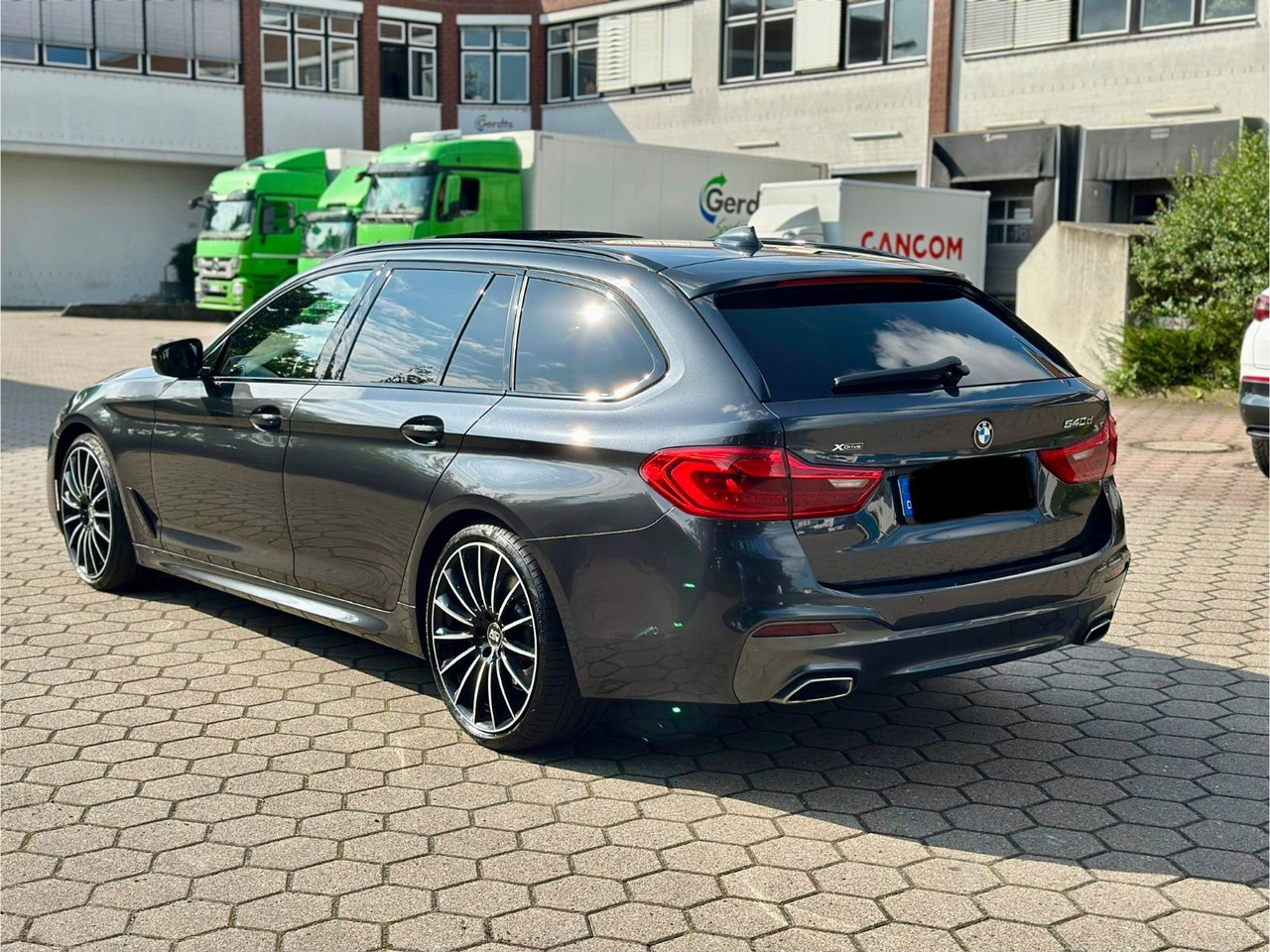 BMW M 540d xD Touring A*M Sport*HuD*20 Zoll*Pano*LED - سيارة ستيشن: صور 2 BMW M 540d xD Touring A*M Sport*HuD*20 Zoll*Pano*LED - سيارة ستيشن: صور 2