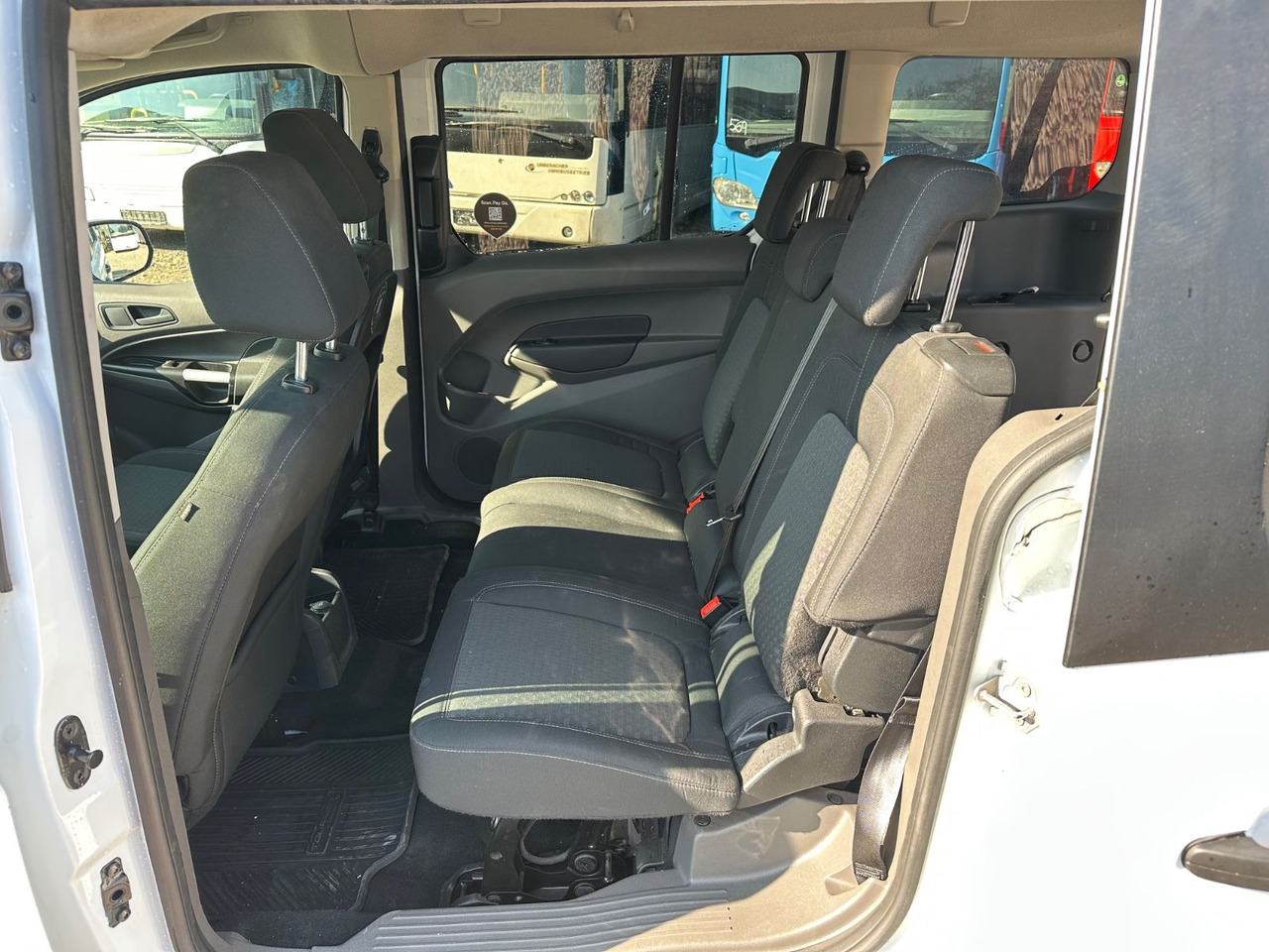 Ford Grand Tourneo 1.5 EcoBlue 74kW Auto Trend - ميكروباص: صور 5 Ford Grand Tourneo 1.5 EcoBlue 74kW Auto Trend - ميكروباص: صور 5