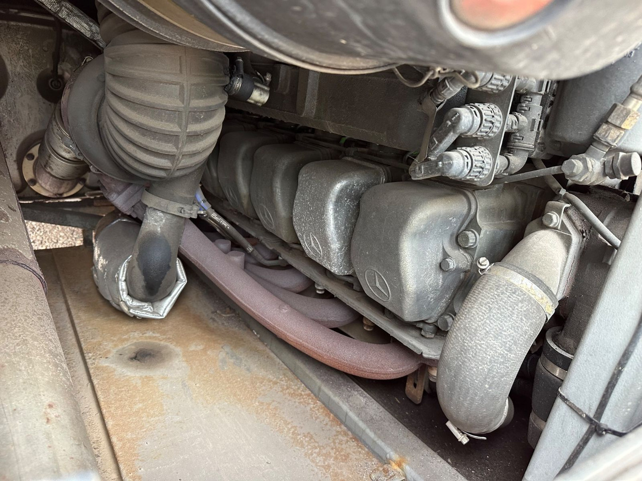 باص النقل بين المدن Mercedes-Benz O550 Integro (56 Sitze*Klima*Schalt): صور 12 باص النقل بين المدن Mercedes-Benz O550 Integro (56 Sitze*Klima*Schalt): صور 12