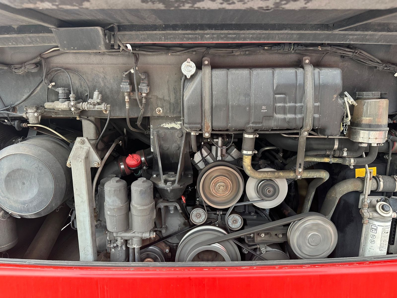 Mercedes-Benz O550 Integro (58 Sitze*Klima) - باص النقل بين المدن: صور 4 Mercedes-Benz O550 Integro (58 Sitze*Klima) - باص النقل بين المدن: صور 4