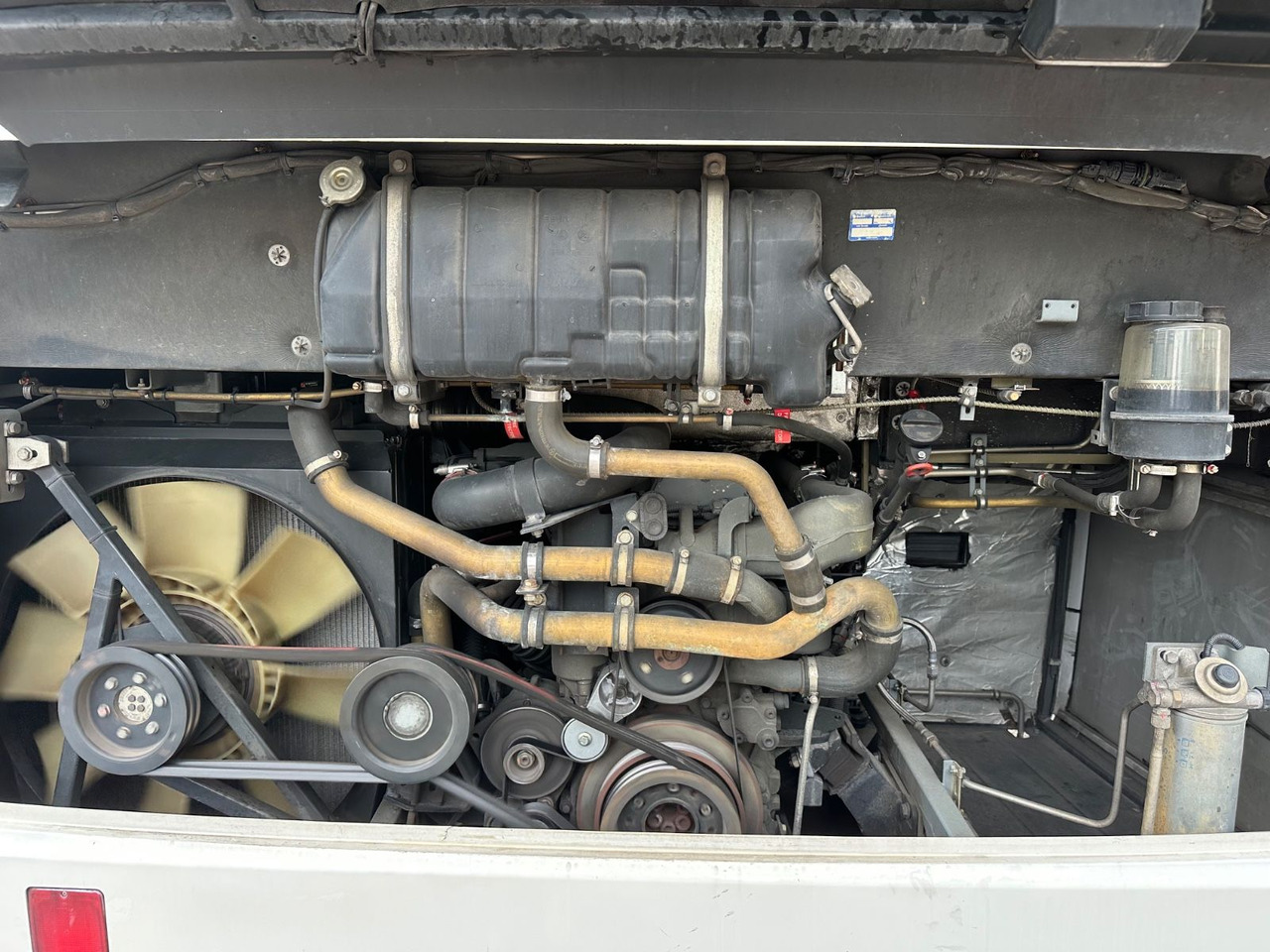 Mercedes-Benz O560 Intouro (EEV*Schalt) - باص النقل بين المدن: صور 3 Mercedes-Benz O560 Intouro (EEV*Schalt) - باص النقل بين المدن: صور 3