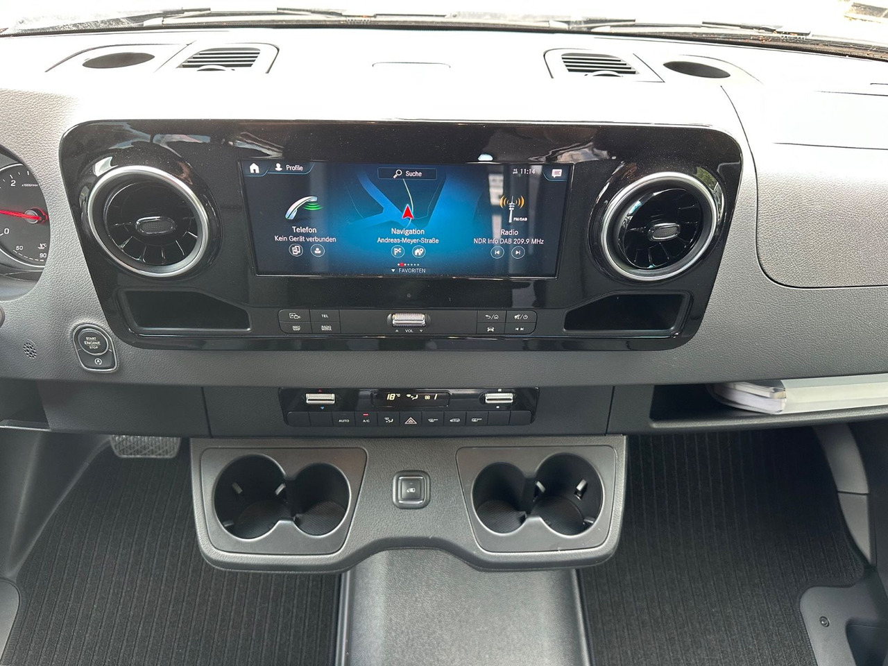 تأجير  Mercedes-Benz Sprinter 519 CDi 4x4 H+L 360° Cam.*Navi*253.4 Km Mercedes-Benz Sprinter 519 CDi 4x4 H+L 360° Cam.*Navi*253.4 Km: صور 13