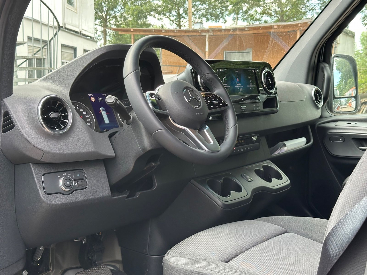 Mercedes-Benz Sprinter 519 CDi 4x4 H+L 360° Cam.*Navi*253.4 Km - صغيرة, ميكروباص: صور 3 Mercedes-Benz Sprinter 519 CDi 4x4 H+L 360° Cam.*Navi*253.4 Km - صغيرة, ميكروباص: صور 3