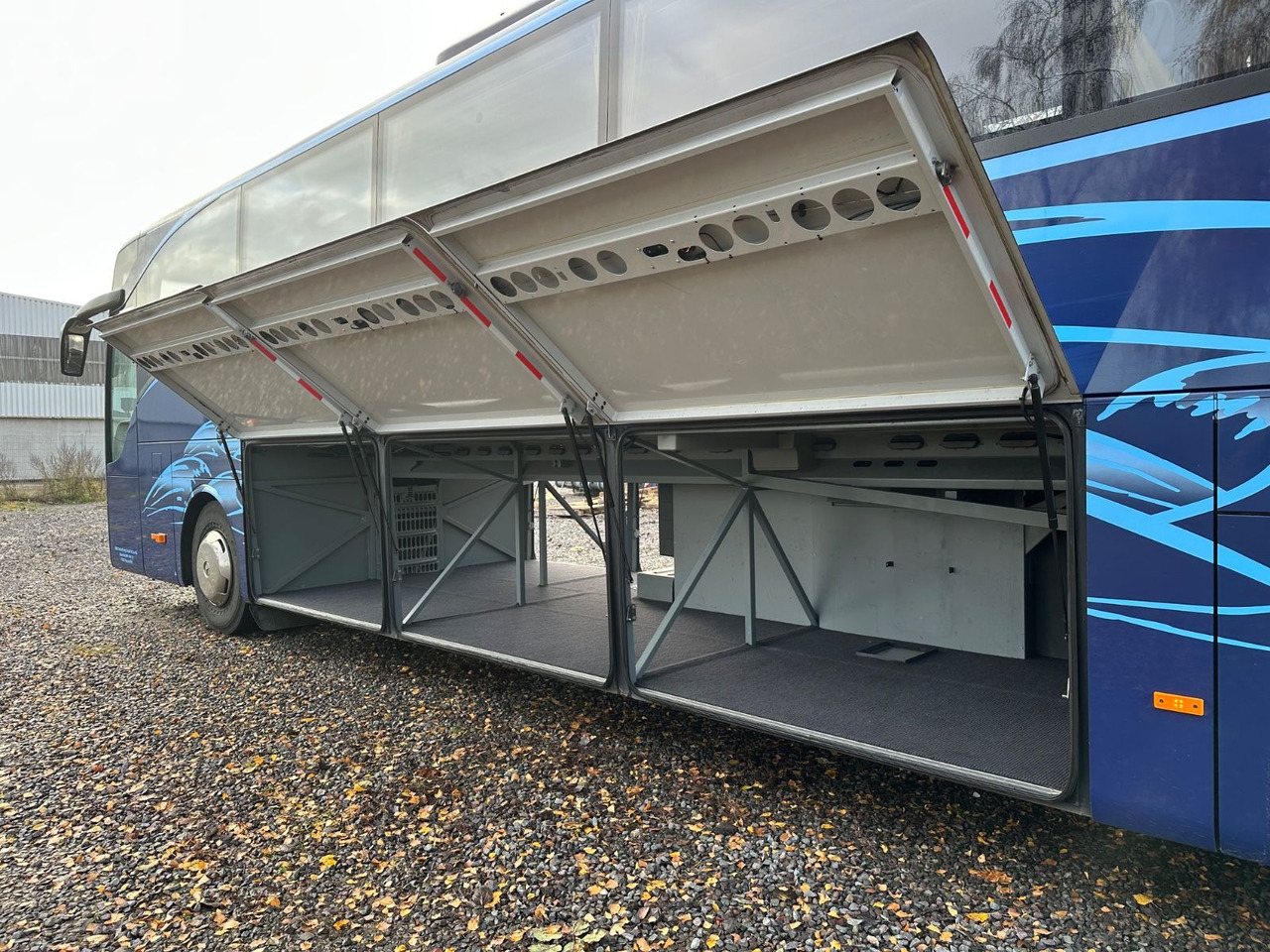 Mercedes-Benz Tourismo O350 17 RHD-L (59Sitze*DE*TOP) - سياحية حافلة: صور 4 Mercedes-Benz Tourismo O350 17 RHD-L (59Sitze*DE*TOP) - سياحية حافلة: صور 4