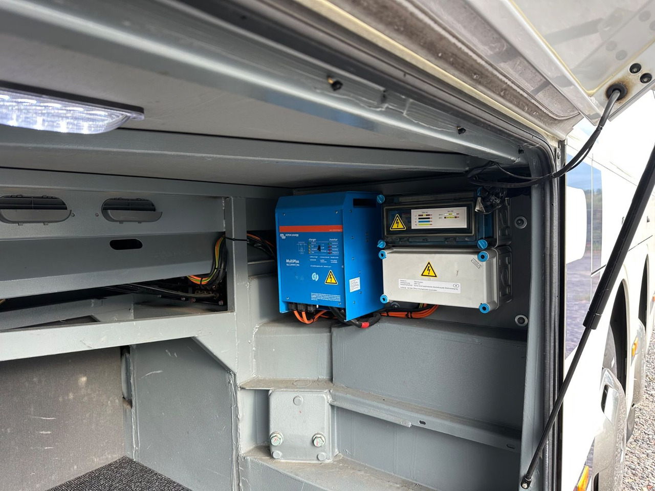 Mercedes-Benz Tourismo O350 17 RHD-L (60 Sitze*341.tKM*DE*TOP) - سياحية حافلة: صور 4 Mercedes-Benz Tourismo O350 17 RHD-L (60 Sitze*341.tKM*DE*TOP) - سياحية حافلة: صور 4