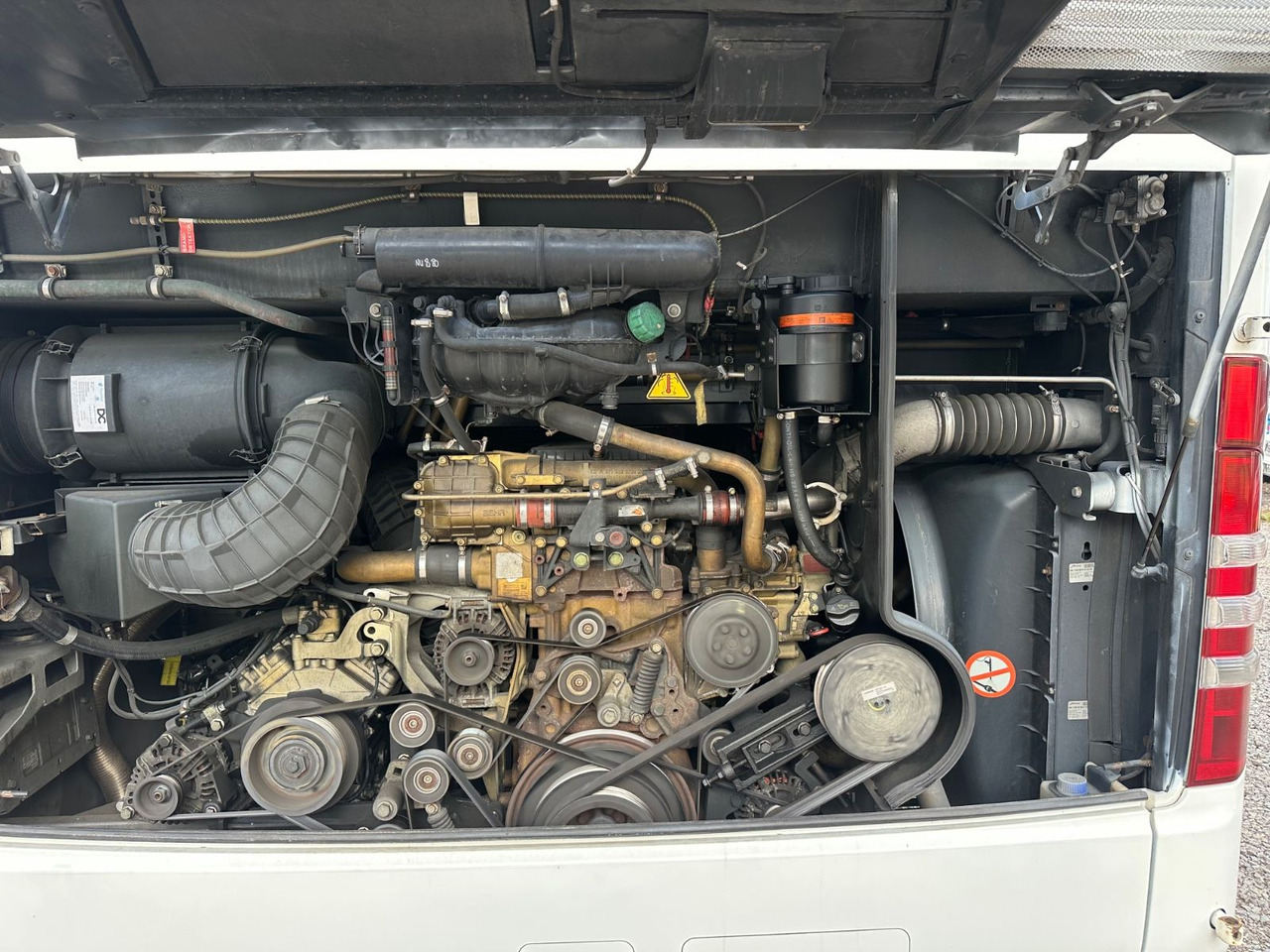 Mercedes-Benz Travego O580 16 RHD-M (LuxLine*Euro 6*TOP*DE) - سياحية حافلة: صور 5 Mercedes-Benz Travego O580 16 RHD-M (LuxLine*Euro 6*TOP*DE) - سياحية حافلة: صور 5