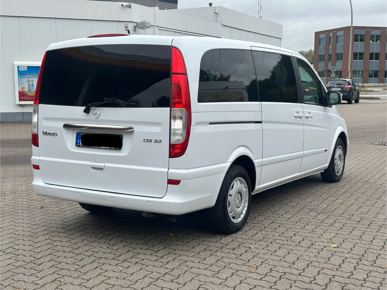 Mercedes-Benz Viano 2.2 CDI AMBIENTE extralang (Autom*133 tKm) - ميكروباص: صور 2 Mercedes-Benz Viano 2.2 CDI AMBIENTE extralang (Autom*133 tKm) - ميكروباص: صور 2