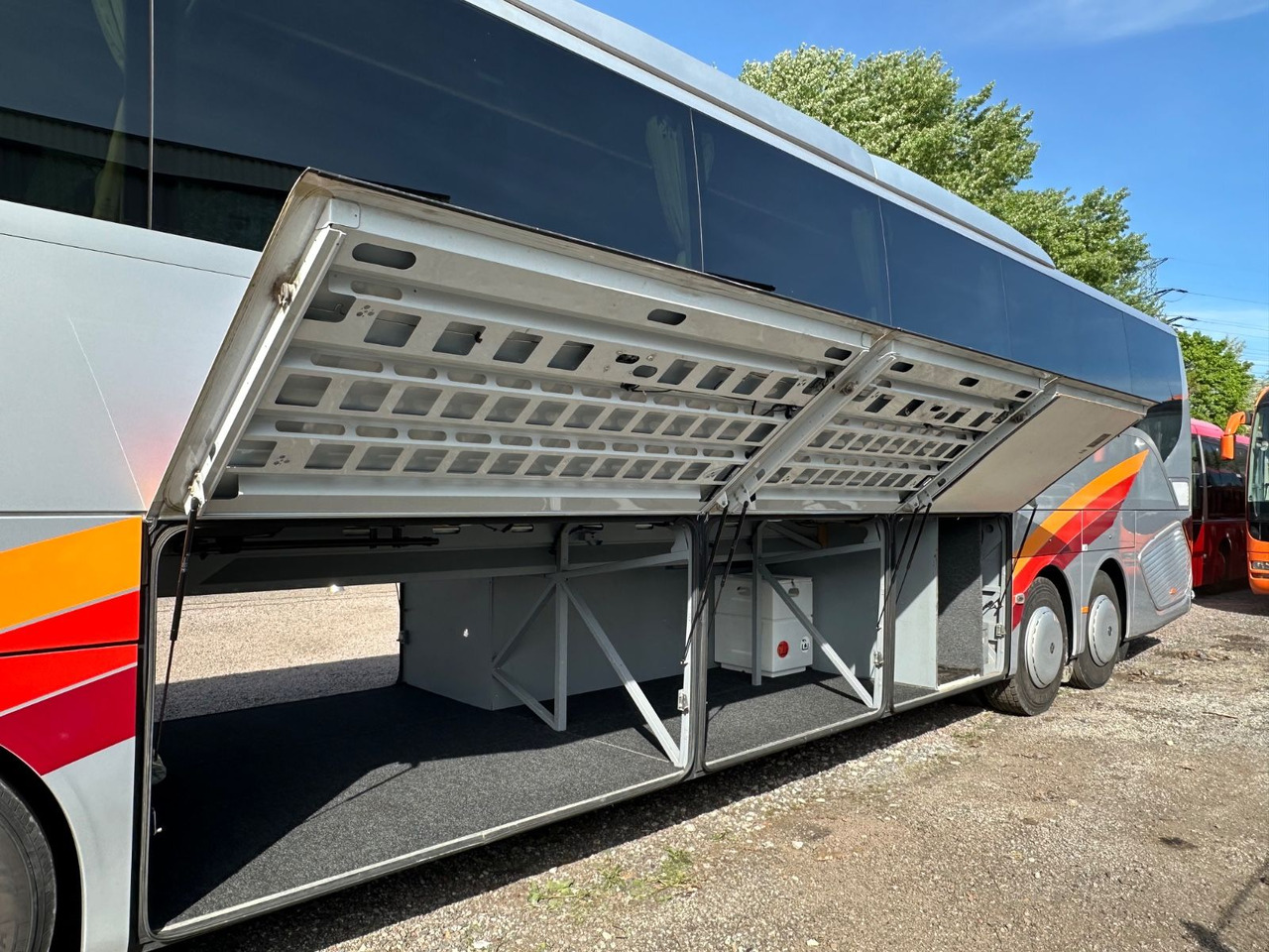 Setra S 517 HD (55 Sitze*Euro 6*TOP) - سياحية حافلة: صور 4 Setra S 517 HD (55 Sitze*Euro 6*TOP) - سياحية حافلة: صور 4