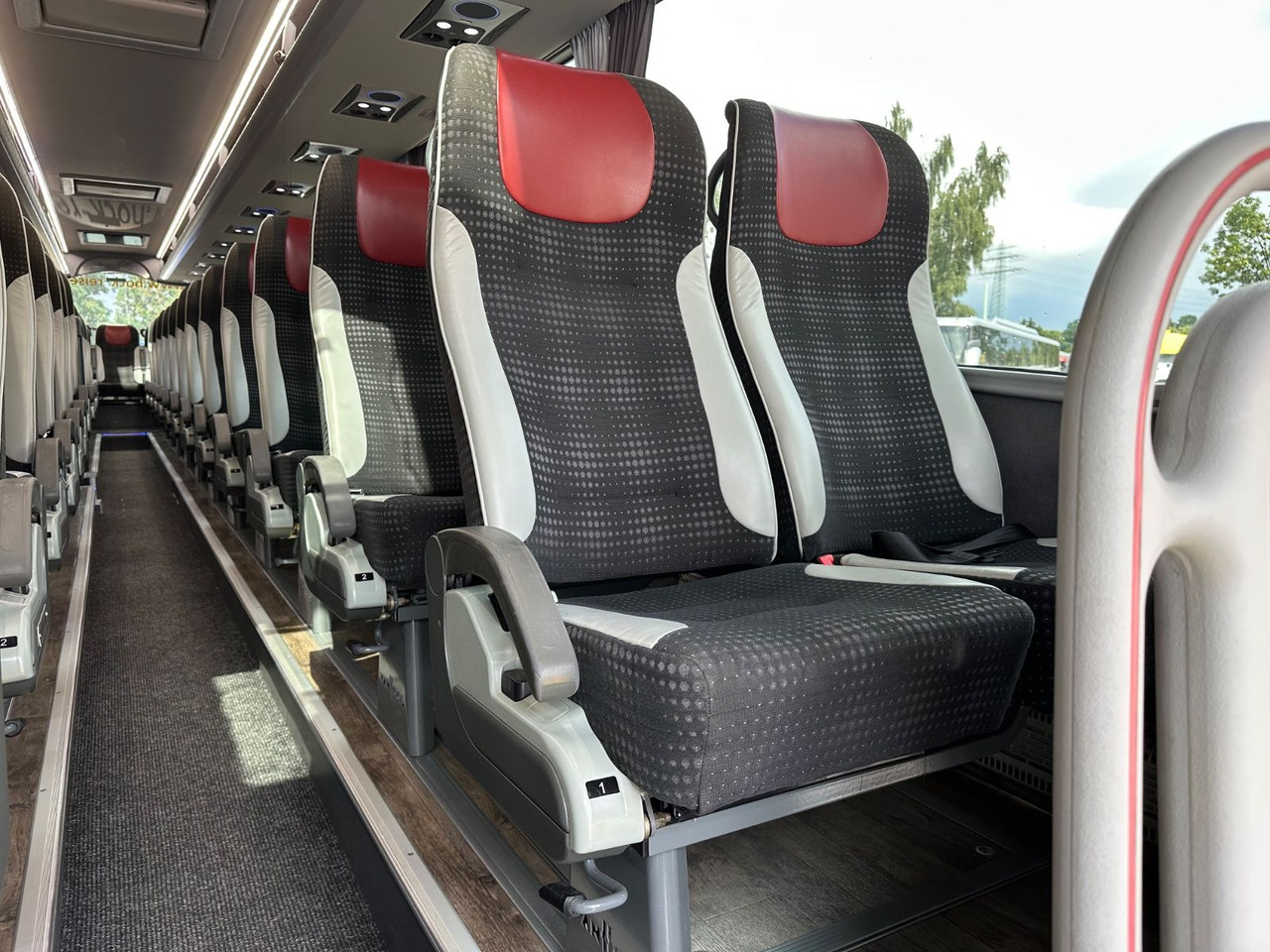 تأجير  Vanhool TX16 Astron (TOP) 417 HDH/ 517 HDH Vanhool TX16 Astron (TOP) 417 HDH/ 517 HDH: صور 7