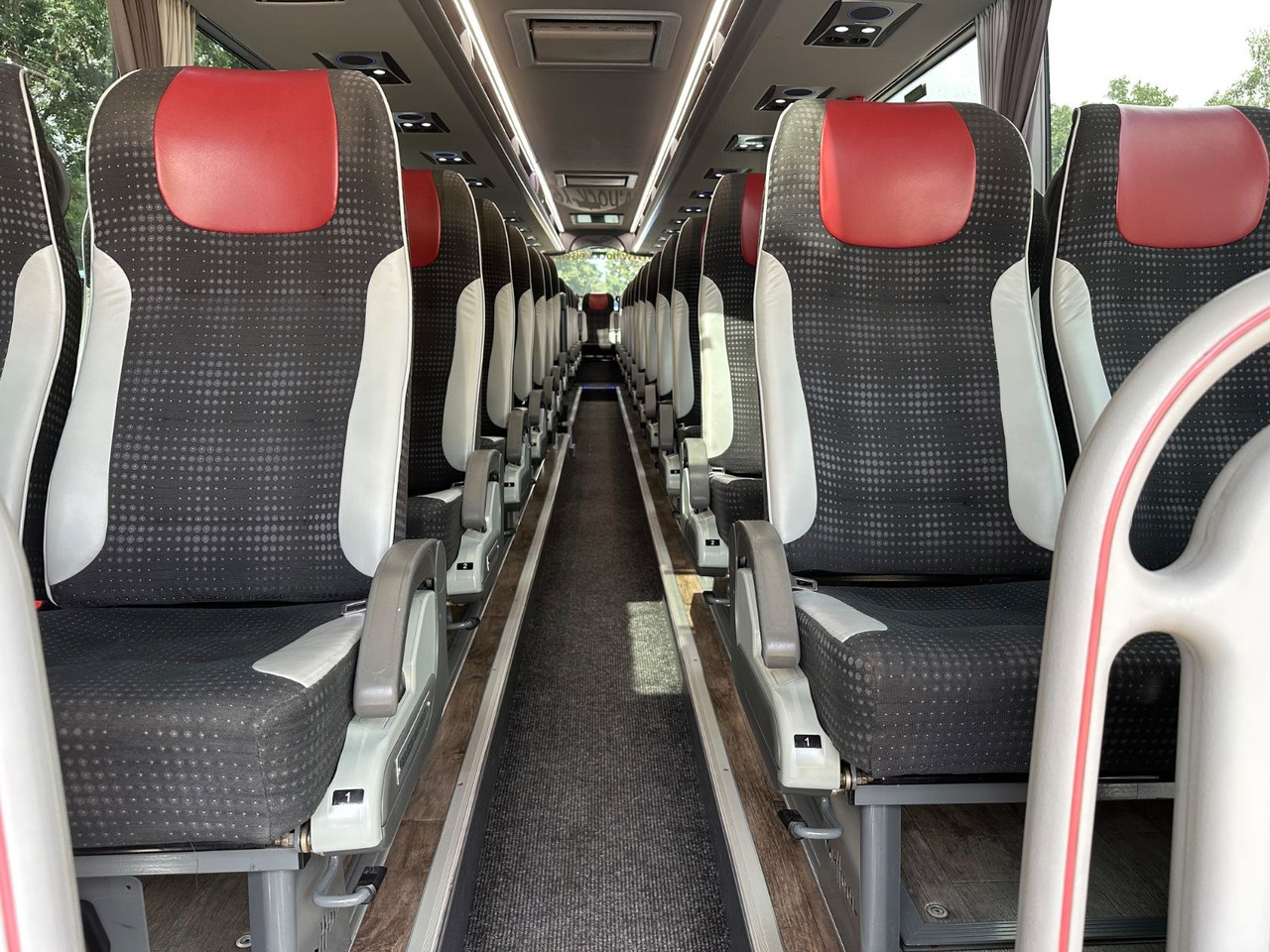 تأجير  Vanhool TX16 Astron (TOP) 417 HDH/ 517 HDH Vanhool TX16 Astron (TOP) 417 HDH/ 517 HDH: صور 21