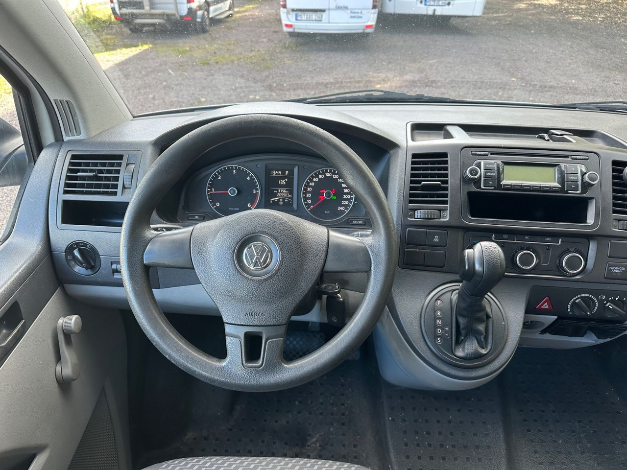 Volkswagen T5 Kombi - ميكروباص: صور 3 Volkswagen T5 Kombi - ميكروباص: صور 3