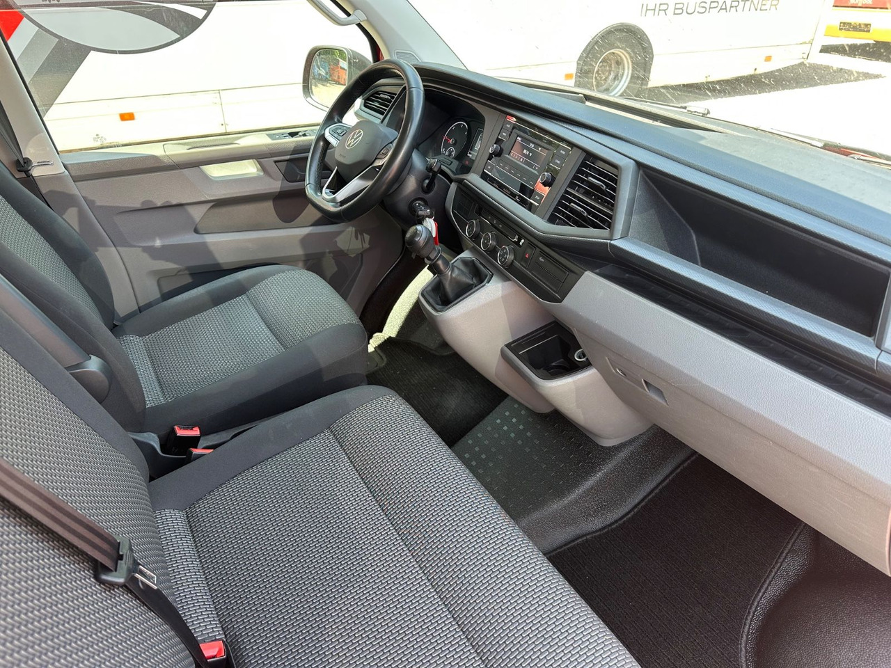 Volkswagen T6 Kombi (PDC Hi*ACC*StandHz*9 Sitzer*AC) - ميكروباص: صور 5 Volkswagen T6 Kombi (PDC Hi*ACC*StandHz*9 Sitzer*AC) - ميكروباص: صور 5